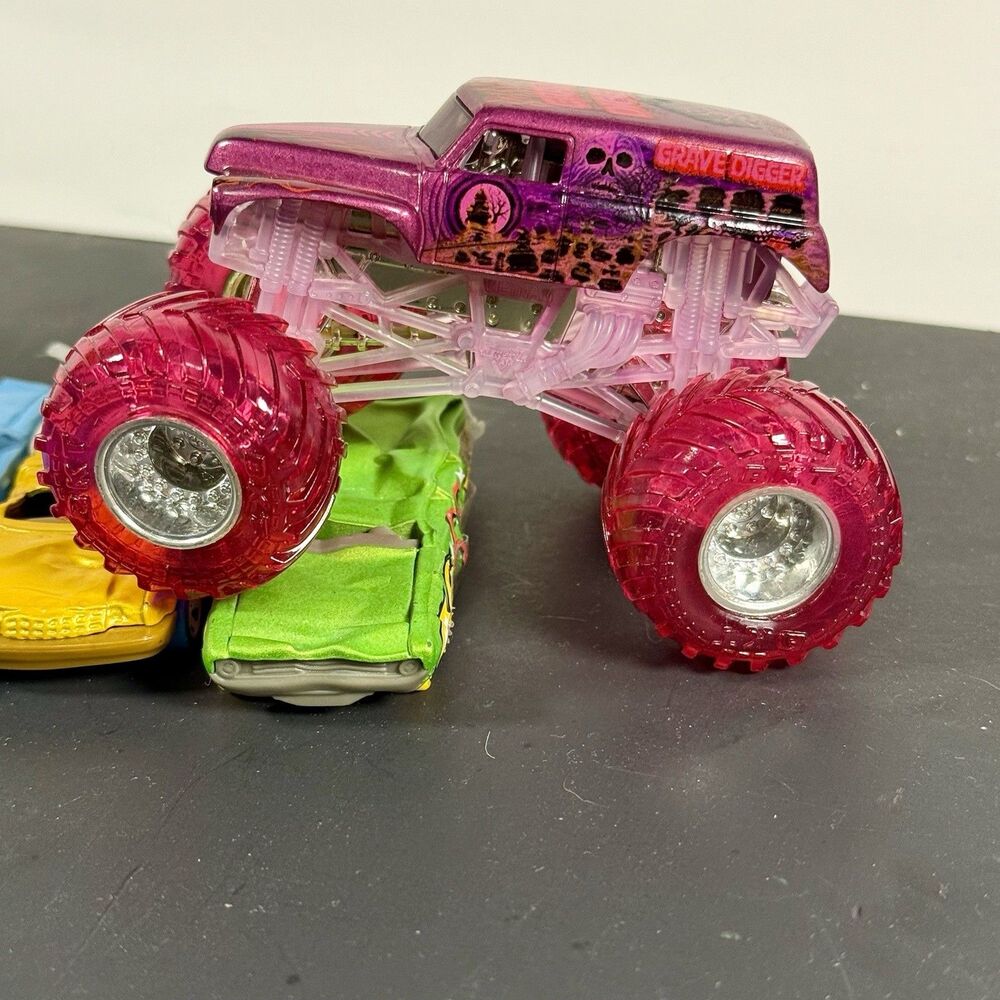 CUSTOM Monster Jam Grave Digger “Pretty In Pink” 1:64 Monster Truck Ghost